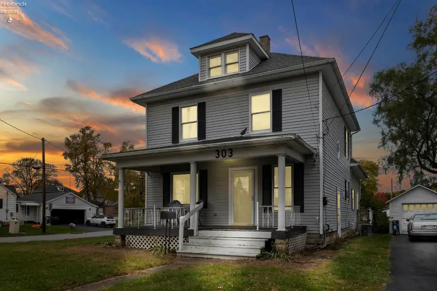 303 Moore Avenue, Bellevue, OH 44811 - Image #2