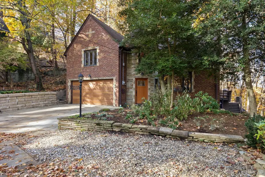 18500 Edgewood Drive, Rocky River, OH 44116 - Image #2