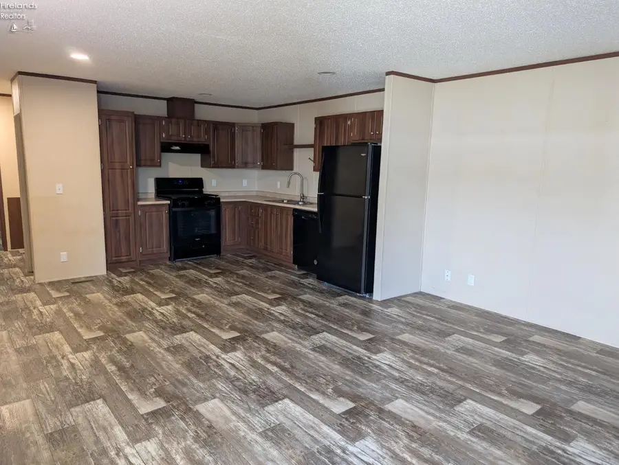 220 Maple Lane #124, Green Springs, OH 44836 - Image #3