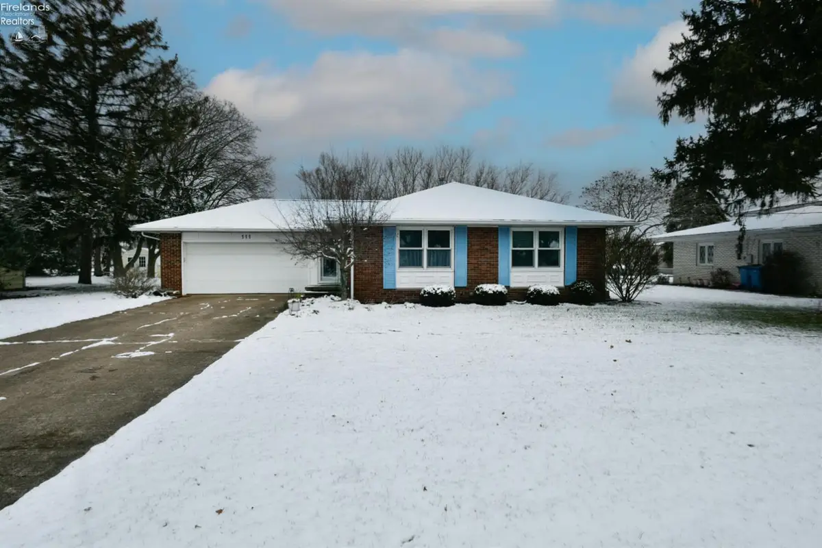 111 E 10th Street, Port Clinton, OH 43452 - #1