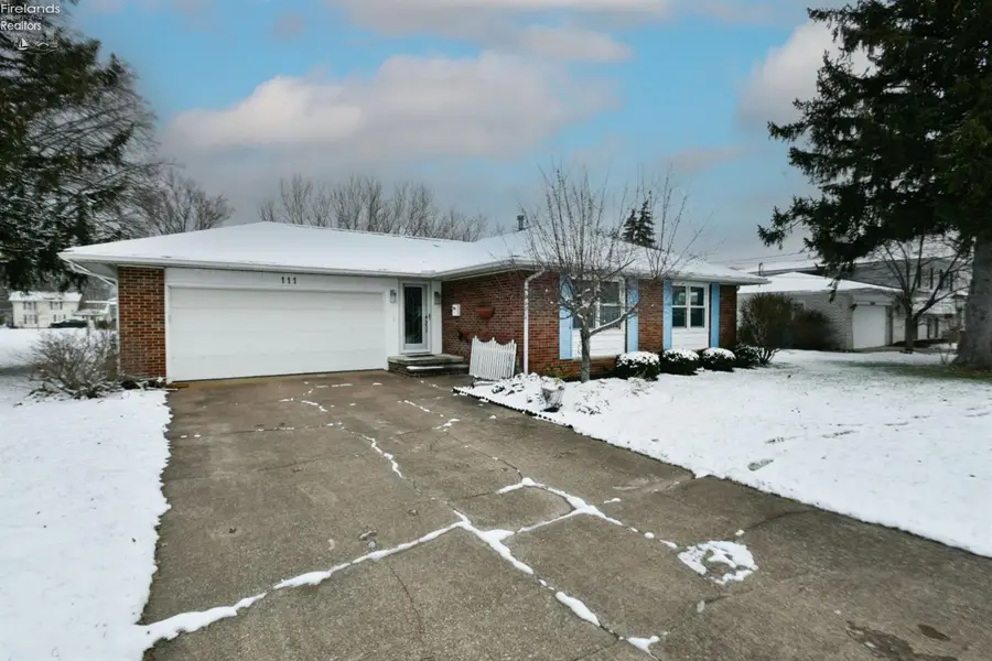 111 E 10th Street, Port Clinton, OH 43452 - #3