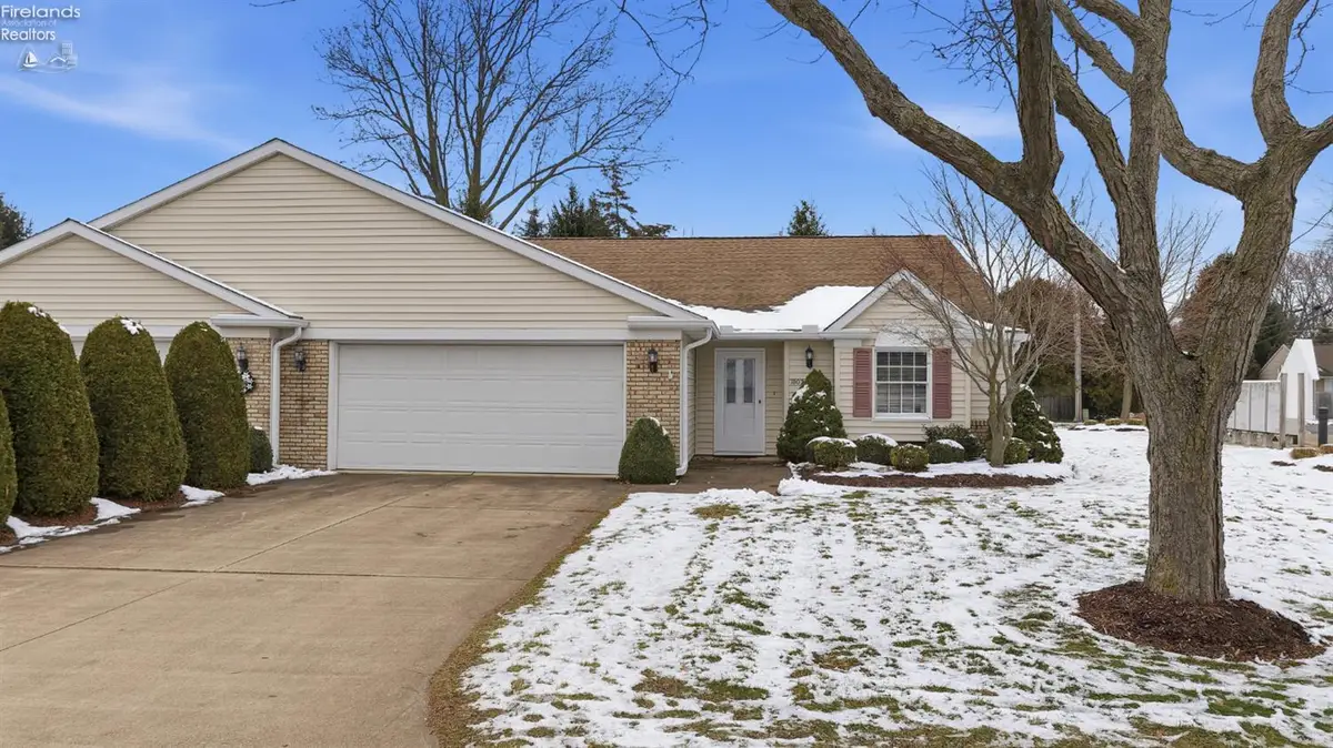 1002 Brittany Drive, Huron, OH 44839 - Image #1