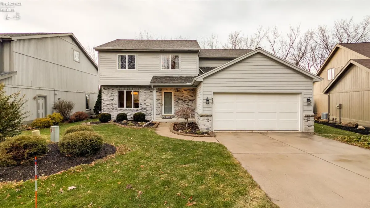 230 N Crest Drive, Port Clinton, OH 43452 - Image #1