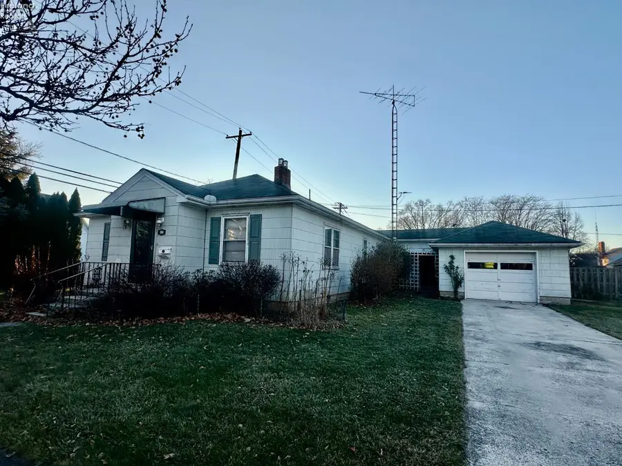 104 S Patterson Street, Gibsonburg, OH 43431 - #2