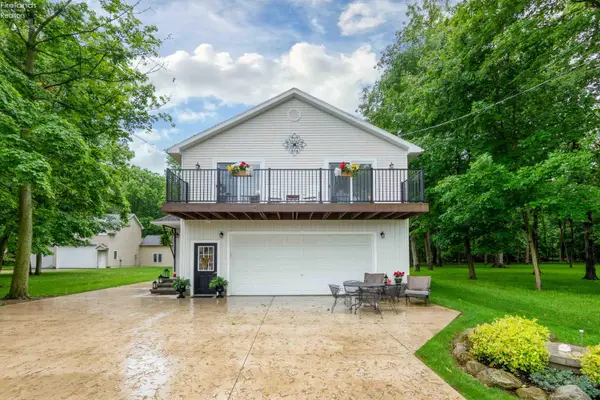 3345 S Memorial Shoreway Drive, Marblehead, OH 43440