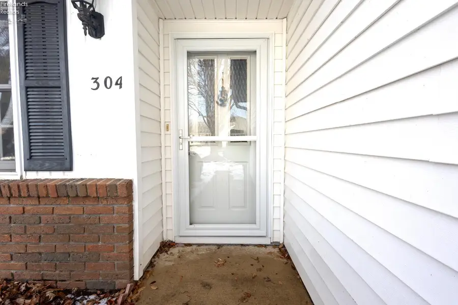 304 Lisa Ann Drive, Huron, OH 44839 - Image #2