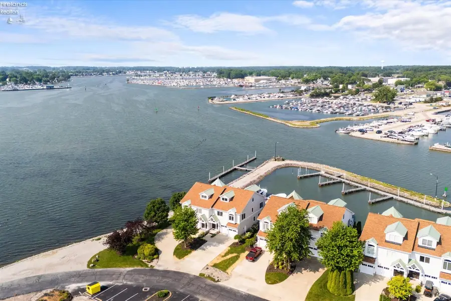 2822 N Noreaster Cove Drive, Port Clinton, OH 43452 - Image #3