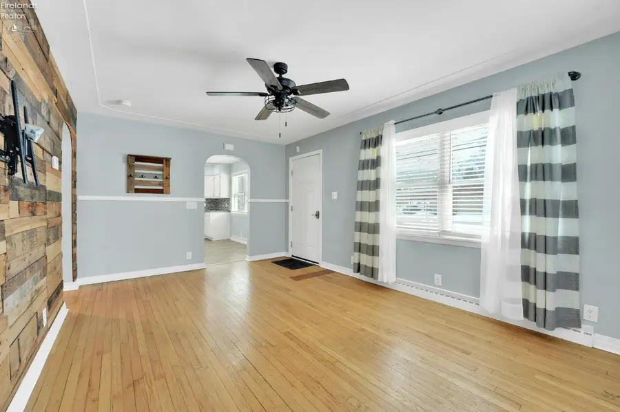 106 N Lake Street, South Amherst, OH 44001 - #2