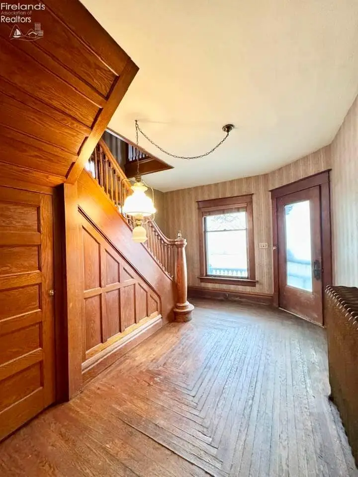 122 Washington Street, Port Clinton, OH 43452 - #3