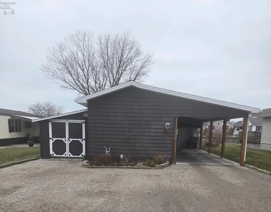 1560 N Starboard Avenue, Port Clinton, OH 43452 - Image #2