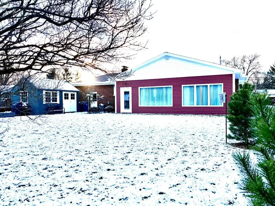 1114 Mudbrook Road, Huron, OH 44839 - Image #2