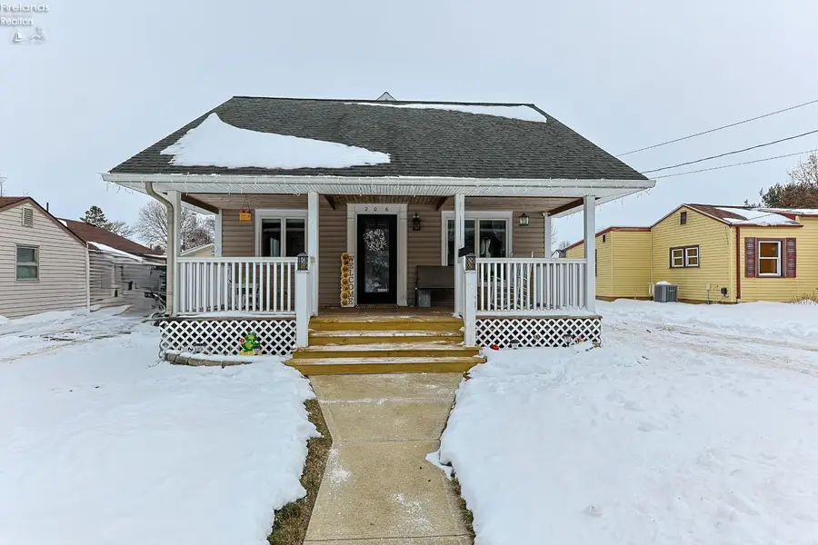 206 Wood Street, Bellevue, OH 44811 - #3