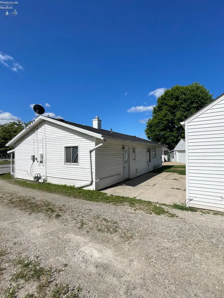 140 Crystal Court, Bellevue, OH 44811 - Image #2