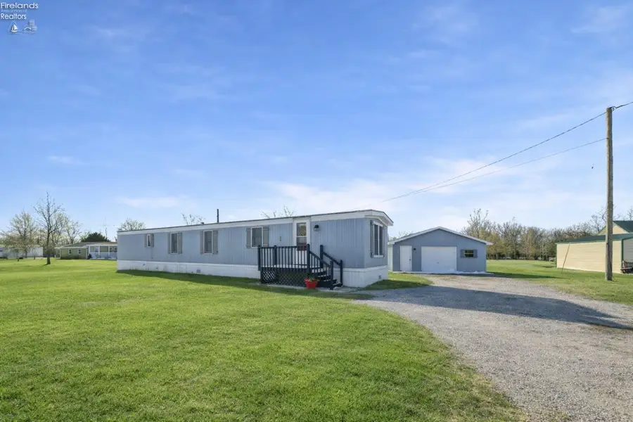 3800 W Lakeshore Drive, Port Clinton, OH 43452 - #2