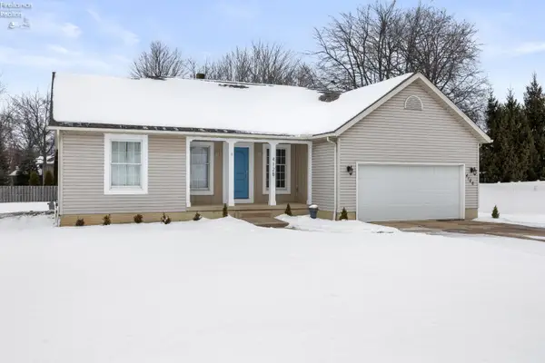 4128 Berkley Rd, Vermilion, OH 44089