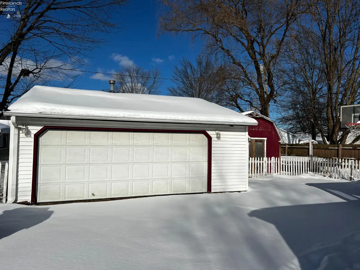 908 Baldwin Avenue, Elyria, OH 44035 - #1