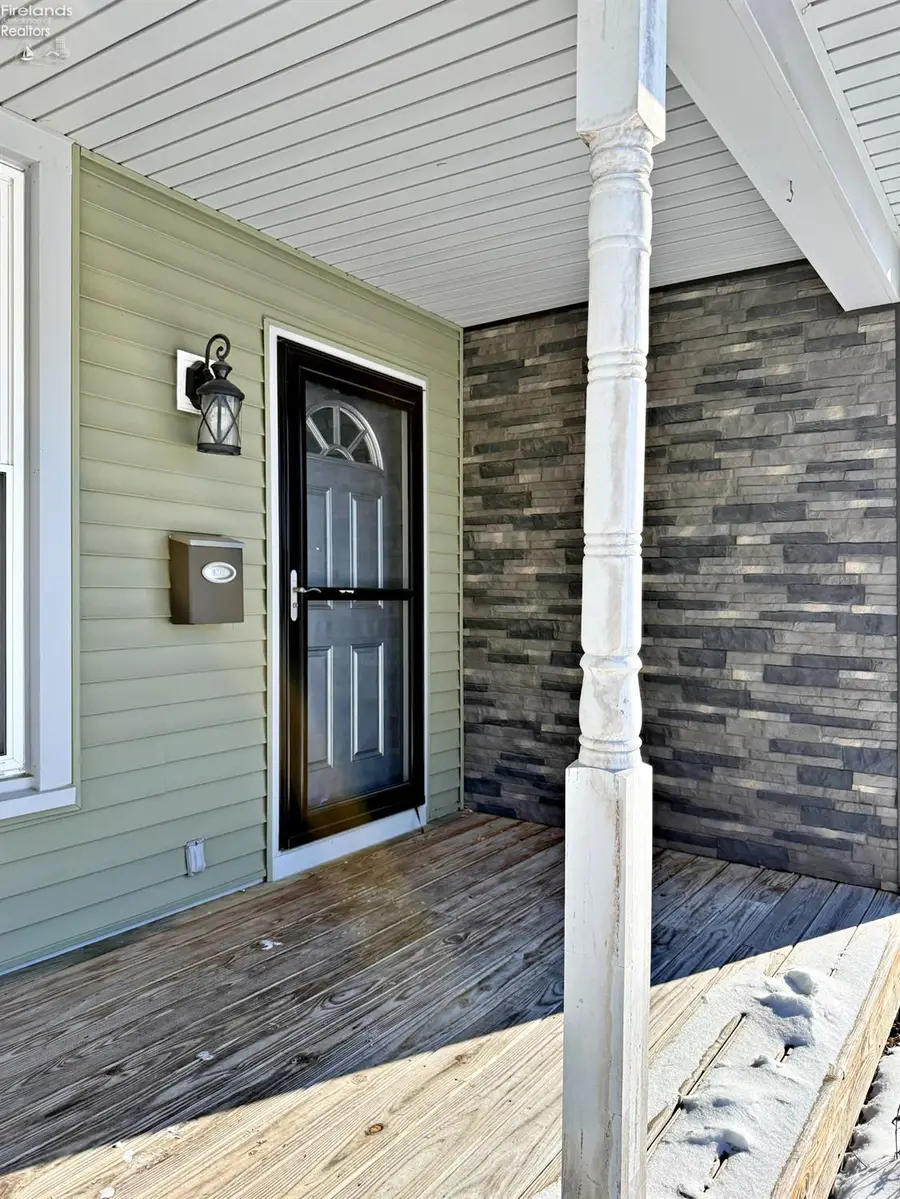 295 Circular St, Tiffin, OH 44883 - Image #2