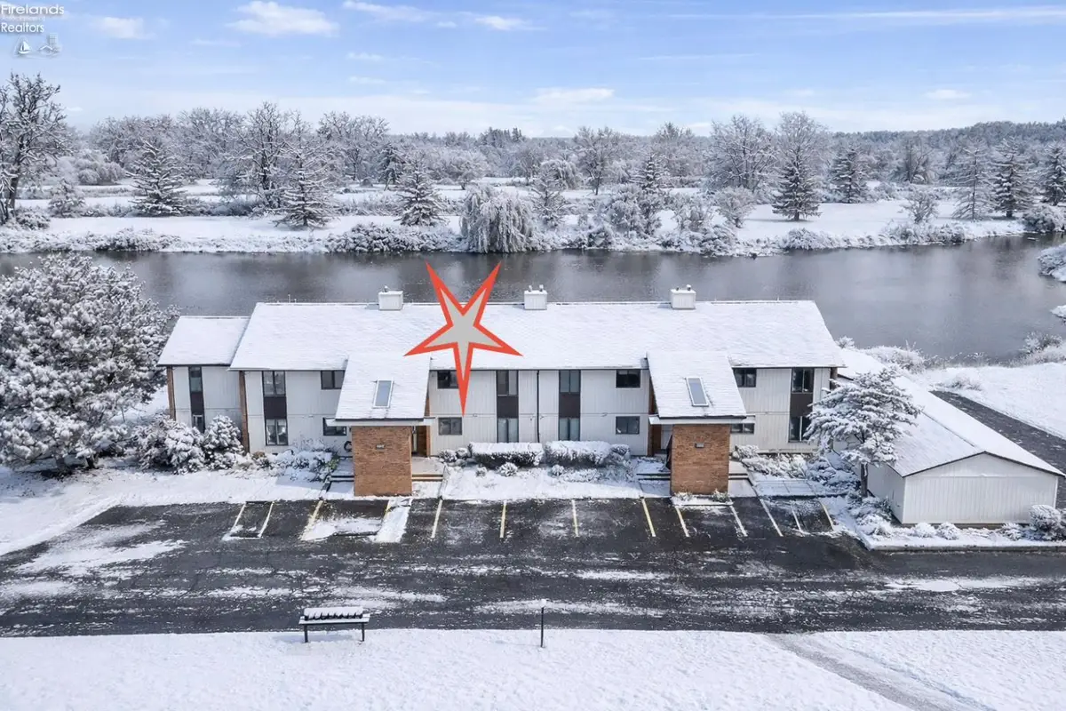 2598 E Sun Valley #202, Port Clinton, OH 43452 - Image #1