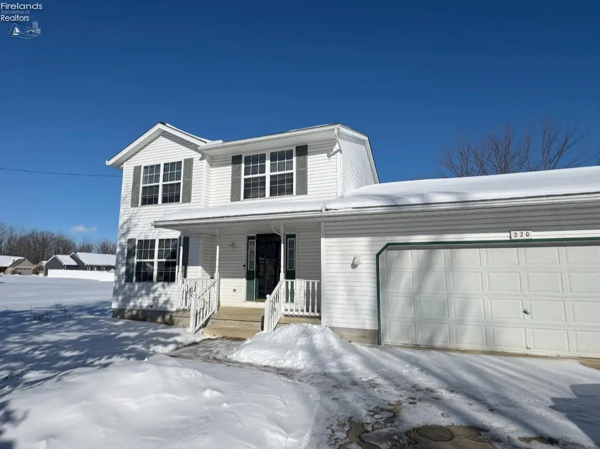 220 Woodland, Wellington, OH 44090 - #1