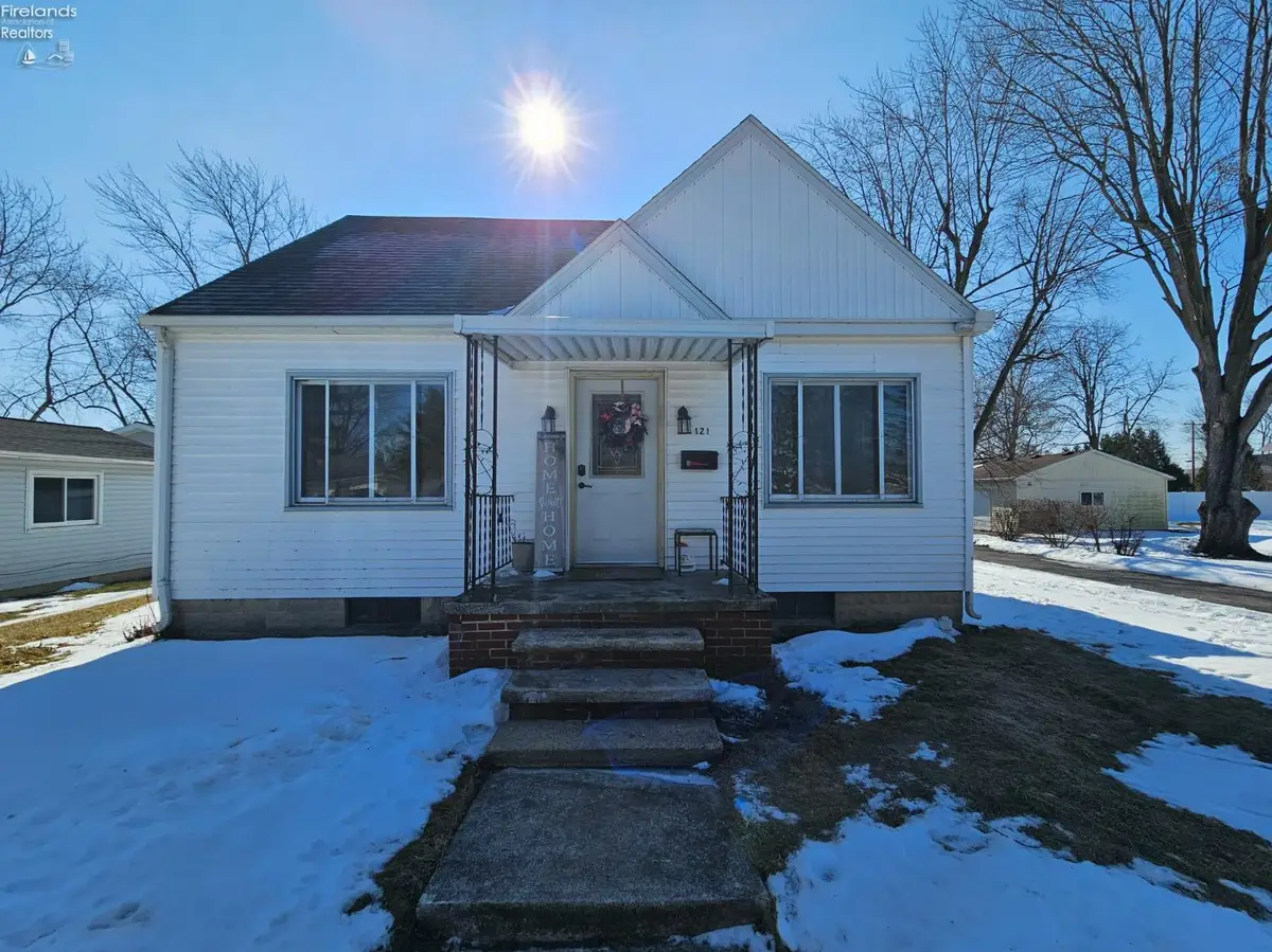 121 Bank Street, Oak Harbor, OH 43449 - #1