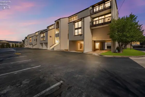 1801 E Perry Street #28, Port Clinton, OH 43452