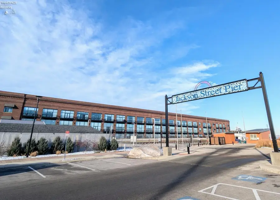 401 W Shoreline Drive #136, Sandusky, OH 44870 - #2