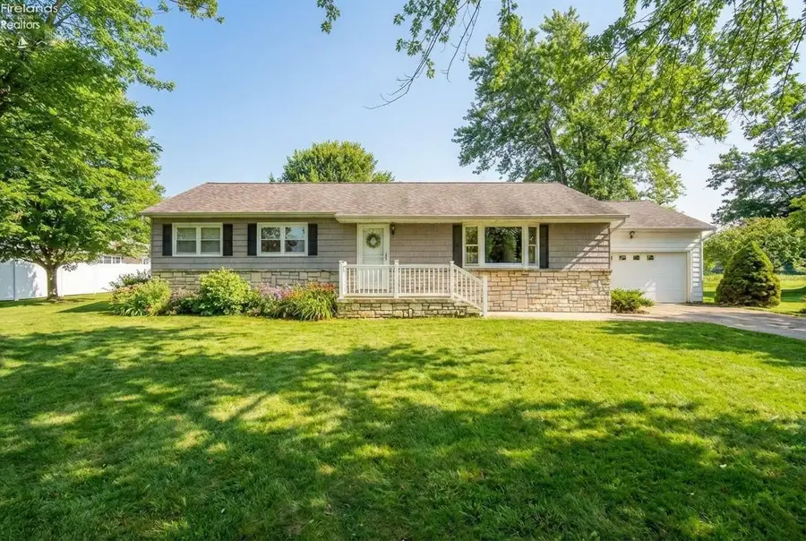 152 Meadow Lane, Clyde, OH 43410 - #2