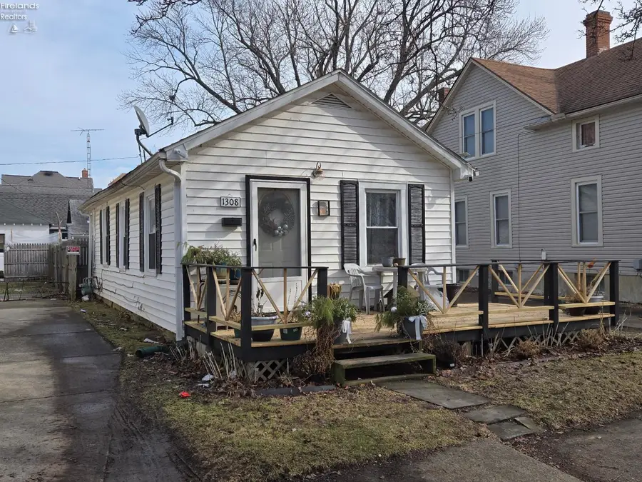 1308 Vine Street, Sandusky, OH 44870 - #3