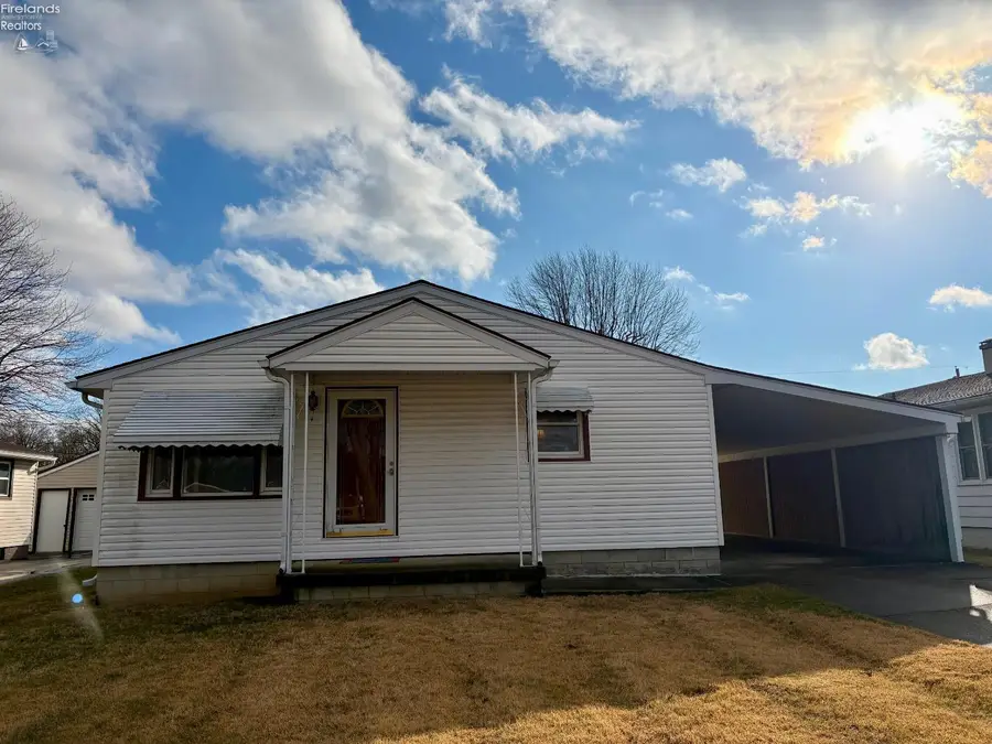 332 Elm Avenue, Tiffin, OH 44883 - #2