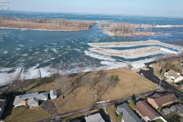 2 Downend Drive, Marblehead, OH 43440