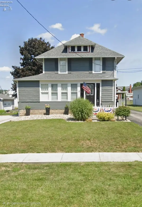 209 Pleasant Street, Bellevue, OH 44811