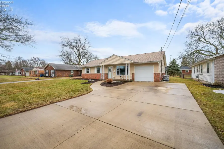 619 Alice Street, Port Clinton, OH 43452 - #3