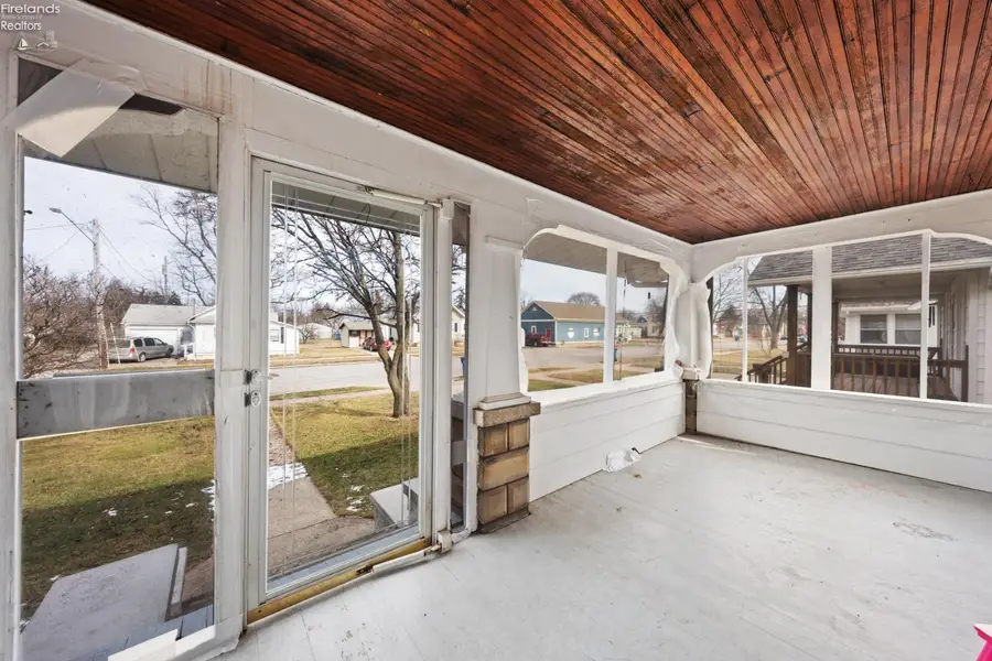 322 E 6th Street, Port Clinton, OH 43452 - #3