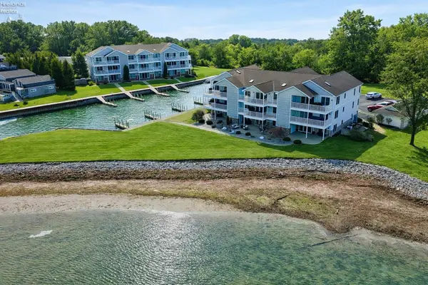 6005 E Harbor Rd #1B, Marblehead, OH 43440