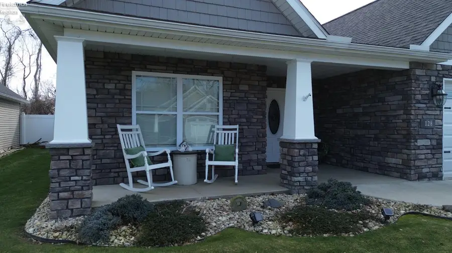 128 N Port Lane, Huron, OH 44839 - #2