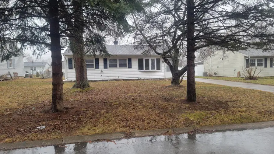 612 Helina Drive, Sandusky, OH 44870 - #2