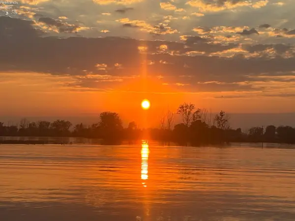 55 River Sunset Blvd. (unit 12), Fremont, OH 43420