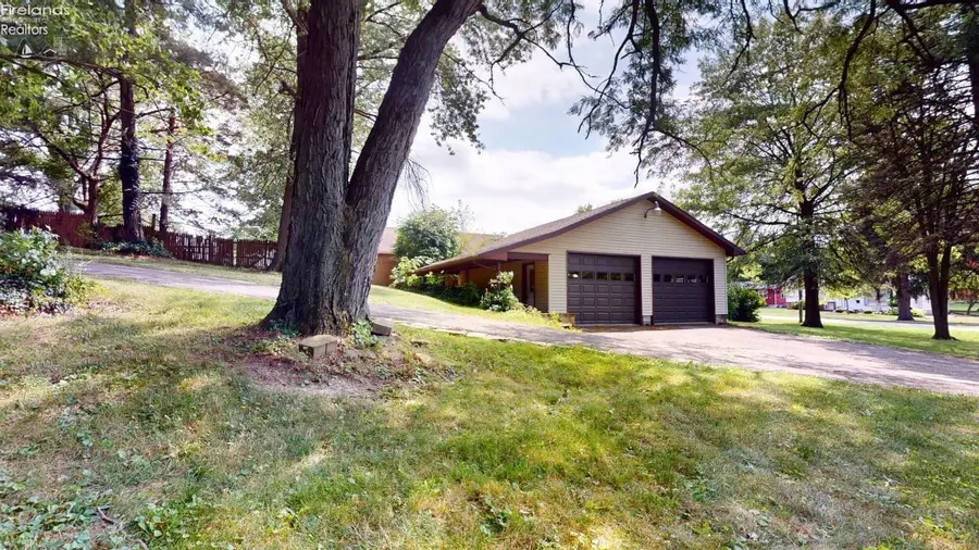 647 Spangler Street, Willard, OH 44890 - #2