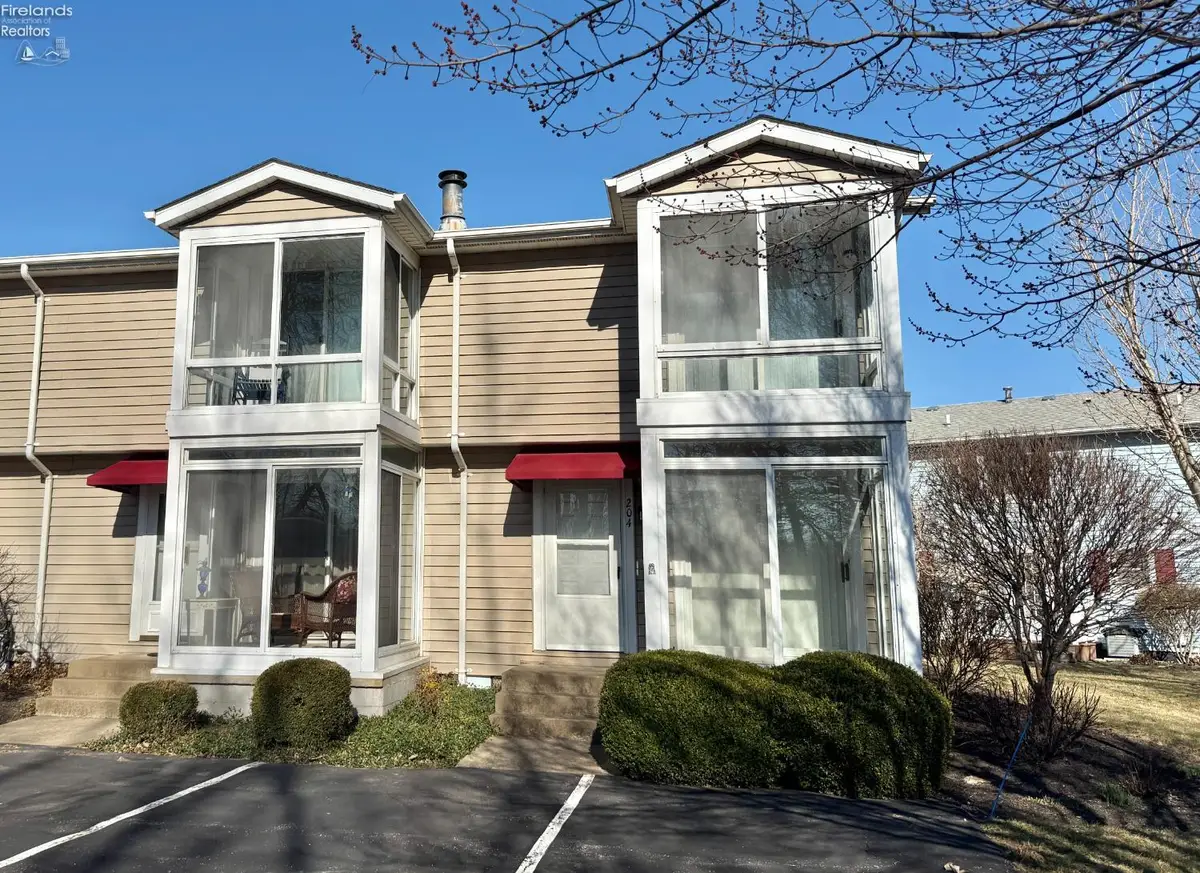 204 N Lakefront Drive #204, Port Clinton, OH 43452 - #1