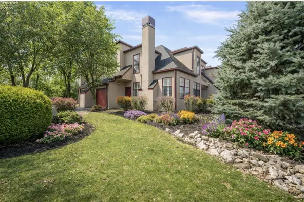 4370 Marin Woods #B, Port Clinton, OH 43452