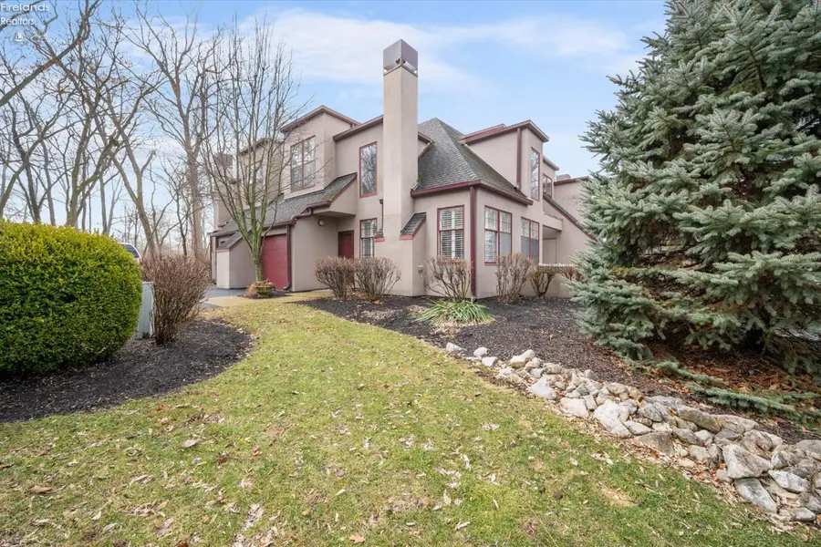 4370 Marin Woods #B, Port Clinton, OH 43452 - #2