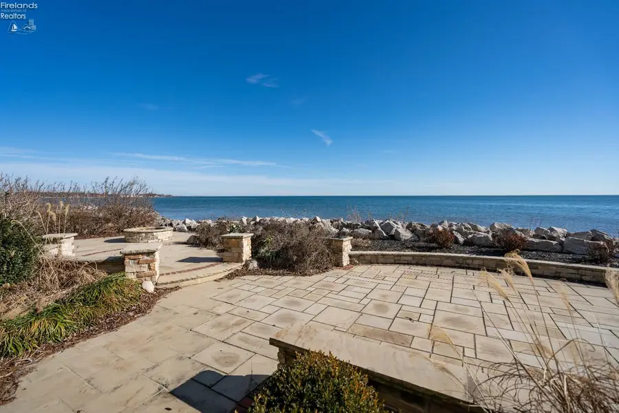 497 Bay Point Boulevard, Marblehead, OH 43440 - #2