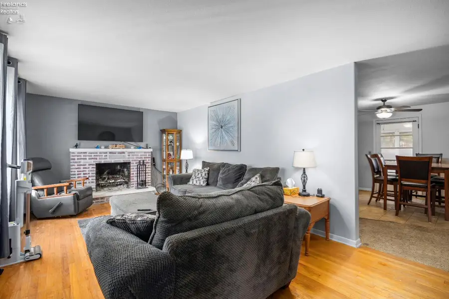 645 Terra Lane, Amherst, OH 44001 - #2