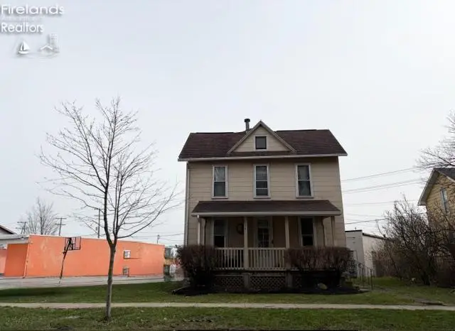 376 E Perry St, Tiffin, OH 44883 - #1