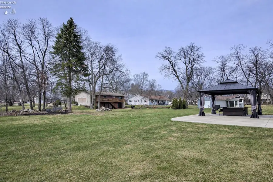 3712 N Delwood Drive, Port Clinton, OH 43452 - #3