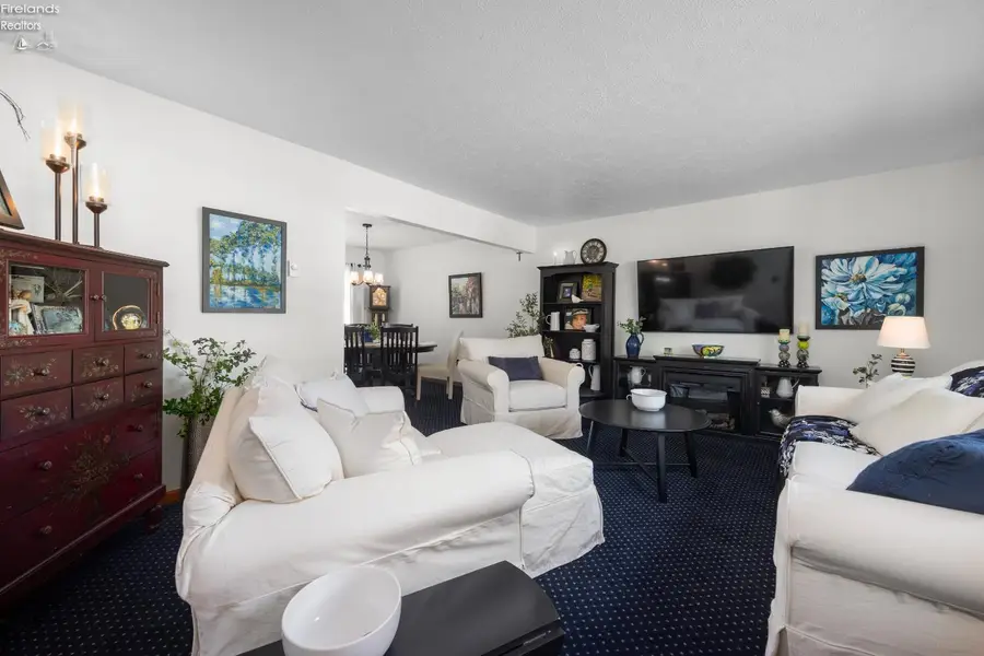 2630 Robinhood Dr., Lorain, OH 44053 - #3