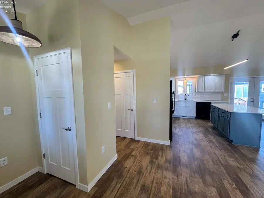 111 Tuscarawas Trail, Sandusky, OH 44870 - #3