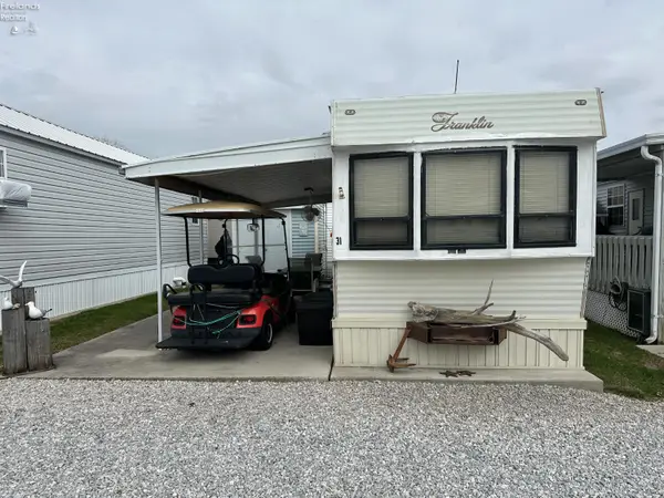 1220 W Richey Rd #31, Port Clinton, OH 43452