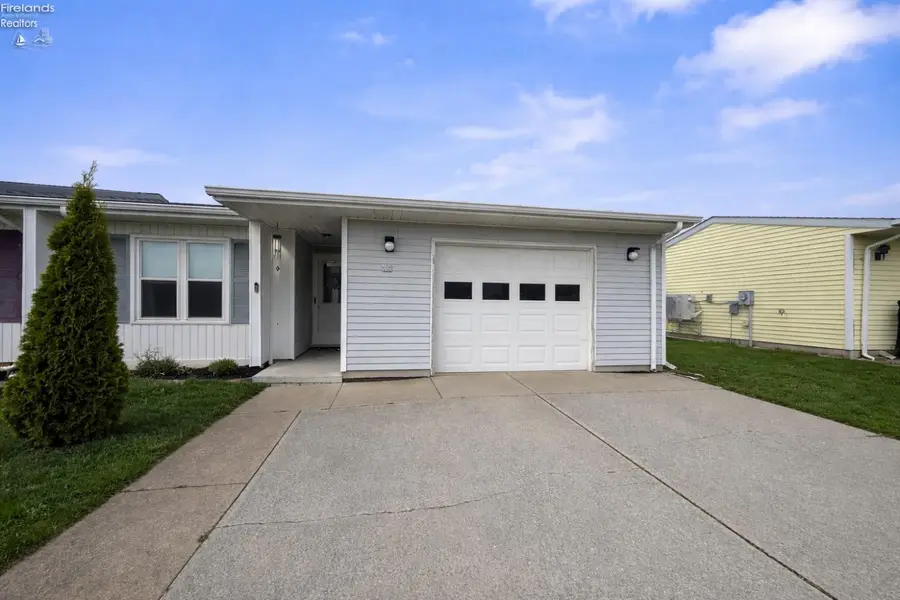 418 Brinker Street, Bellevue, OH 44811 - #2