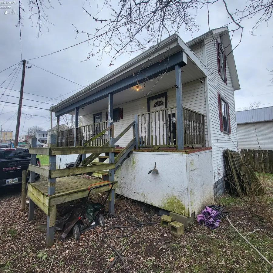 105 W Maple Street, Willard, OH 44890 - #2